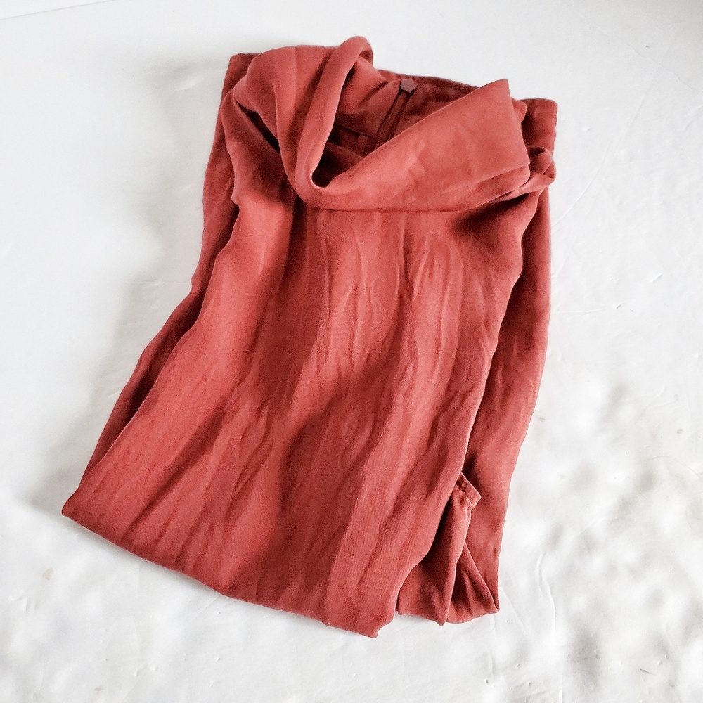 🎉HP🎉 THEORY Classic Slit Collar Rust Silk Top M - Picture 8 of 8